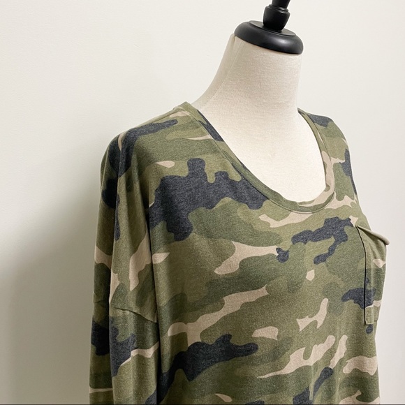 Express Camo Camouflage Top Medium Shorter Length Boxy Cut Pocket Long Sleeve - Picture 5 of 9